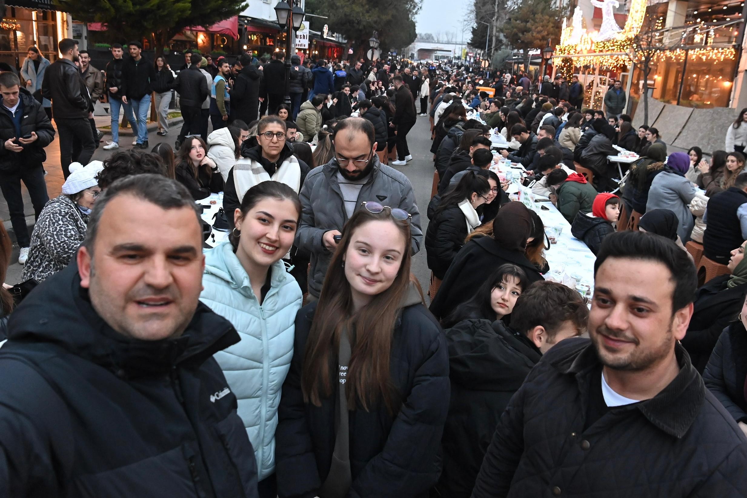 Halk Sofraları Üç Mahallede Daha Yürekleri Fethetti