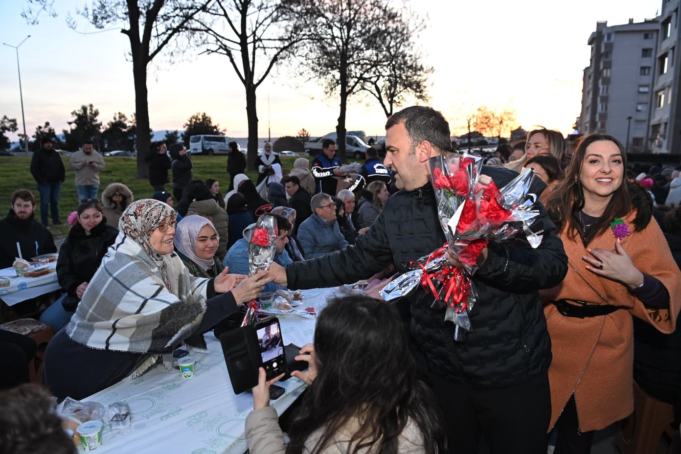 Halk Sofrası Kadınlar Gününde Hürriyet Mahallesinde Kuruldu