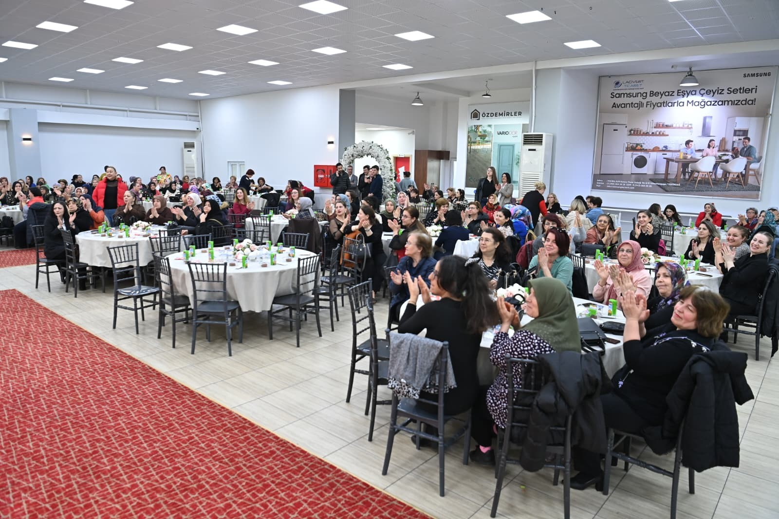 Süleymanpaşalı Hanımlar Kadınlar Matinesinde Eğlenceye Doydu