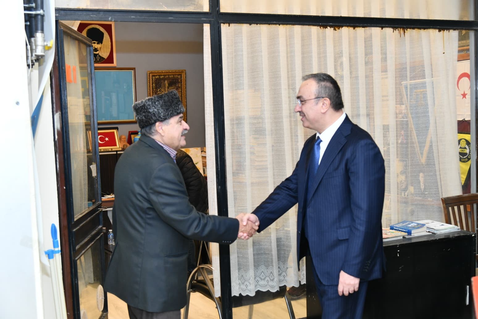 Vali Soytürk Kırım Türkleri Derneği’ni Ziyaret Etti