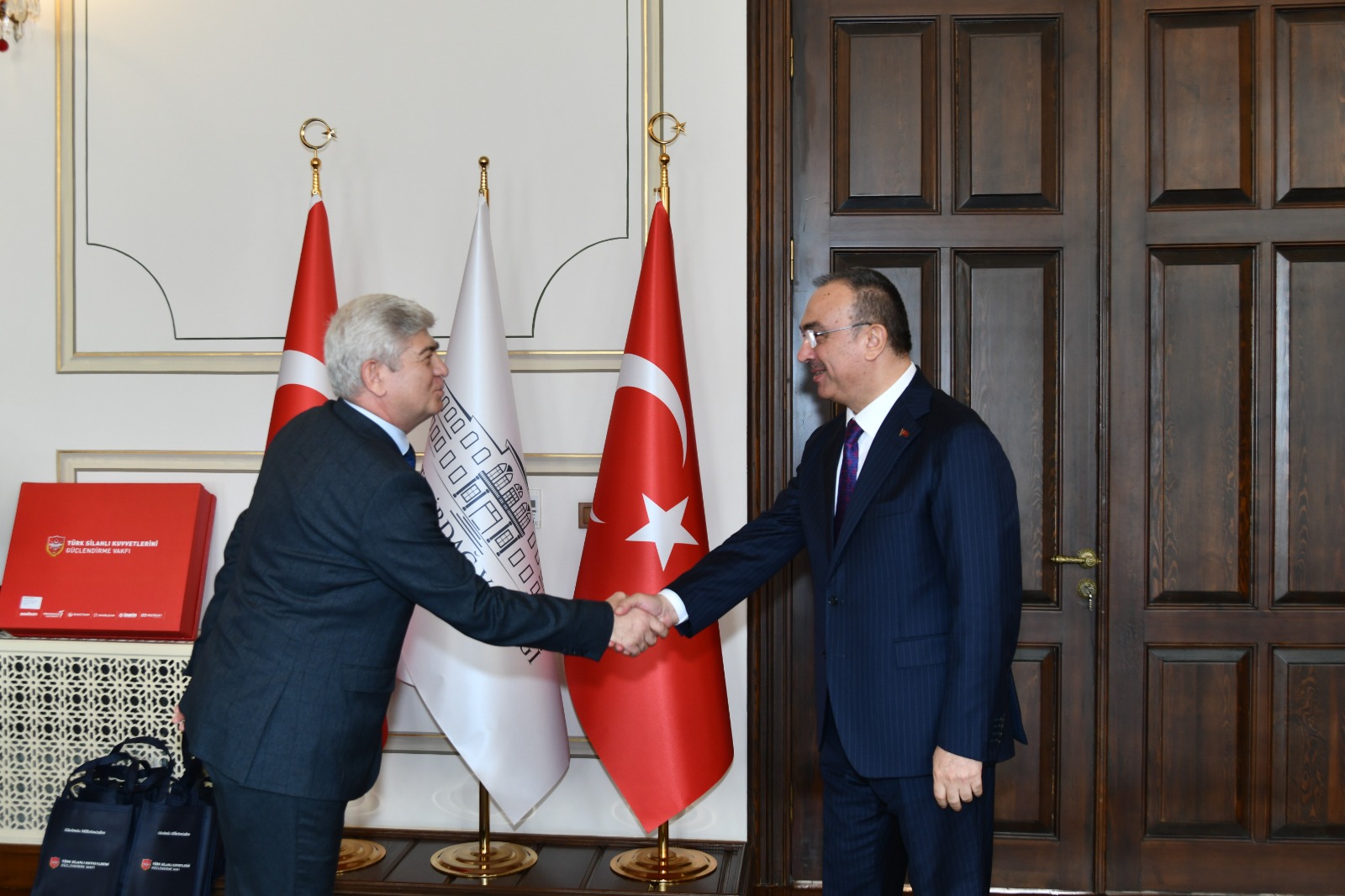 Savunmadan Sanata: “Genç Tasarımlar Özel Gün Kartı ve Tişört Tasarım Yarışması”nda Derece Almaya Hak Kazanan Öğrencilere Hediye Takdim Edildi