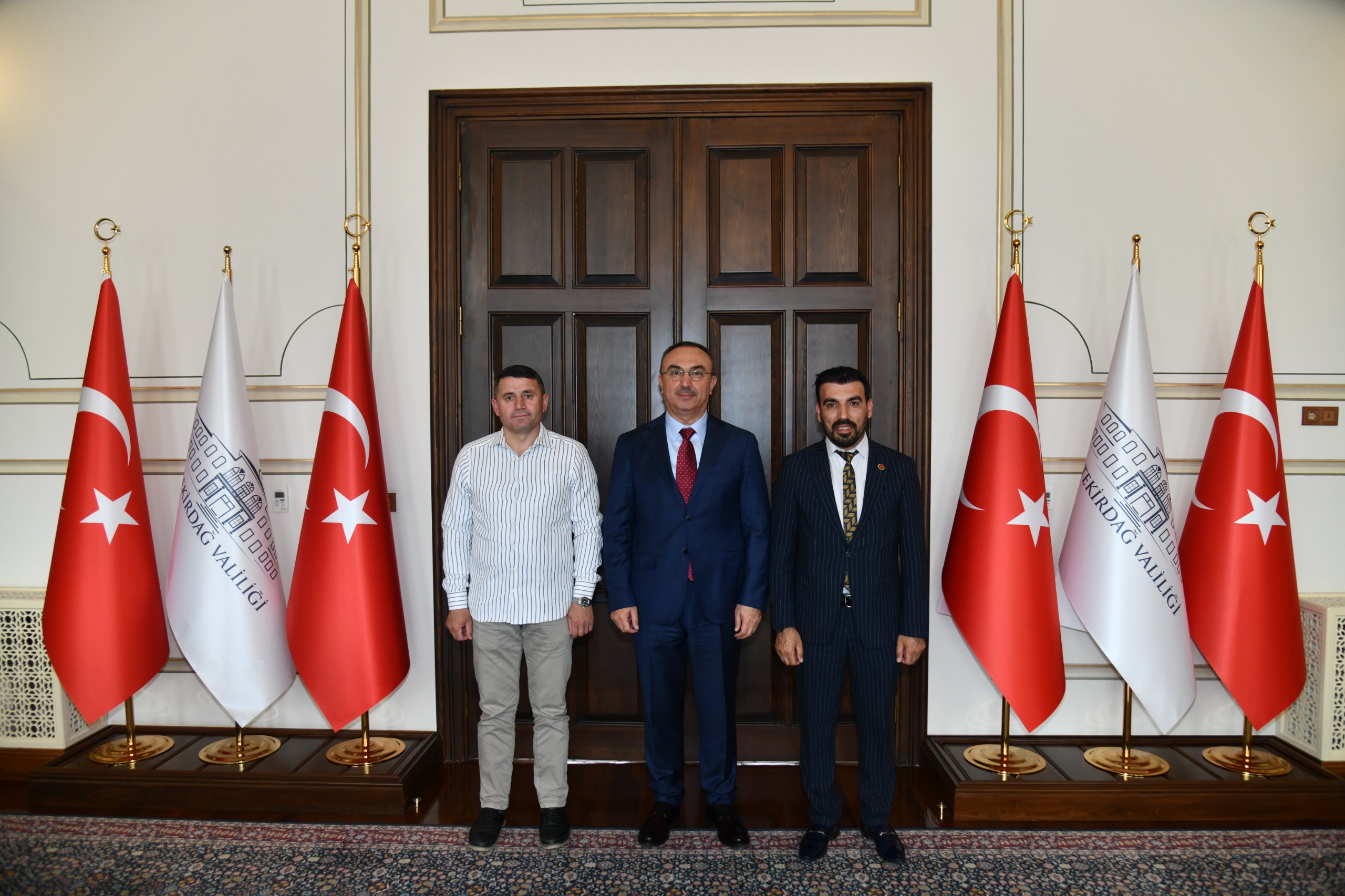 Cumhuriyet Mahallesi Muhtarı Vali Soytürk’ü Ziyaret Etti