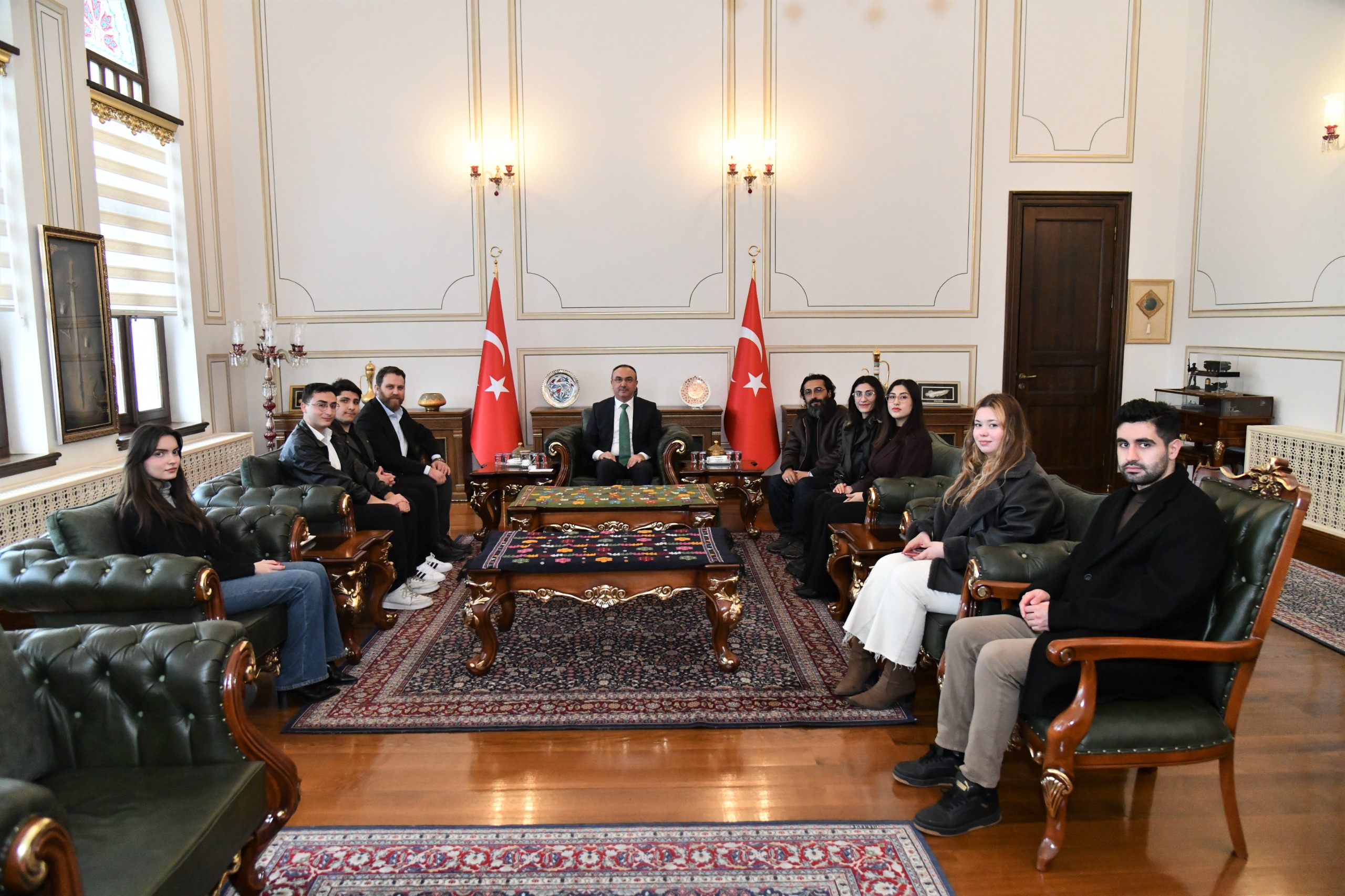 Vali Soytürk TNKÜ Tarih Topluluğu Başkan ve Üyelerini Kabul Etti