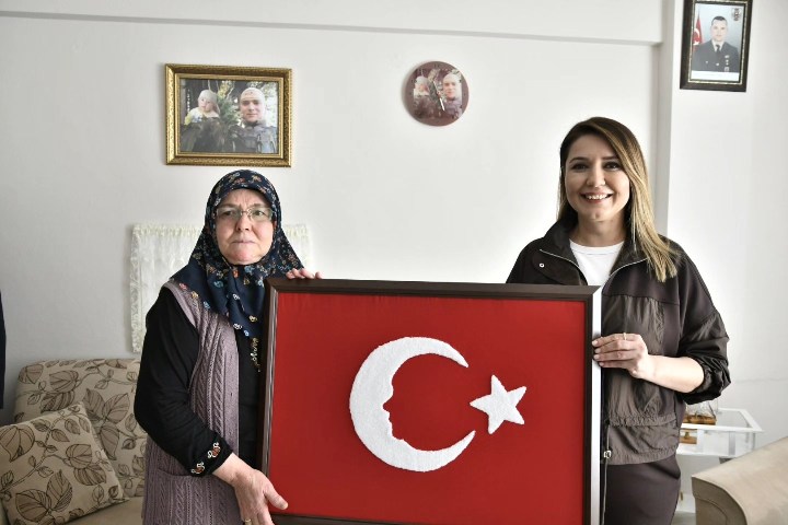 MALKARA BELEDİYE BAŞKANI NERGİZ KARAAĞAÇLI ÖZTÜRK’TEN ANNELER GÜNÜ’NDE GÖNÜLLERE DOKUNAN BULUŞMALAR