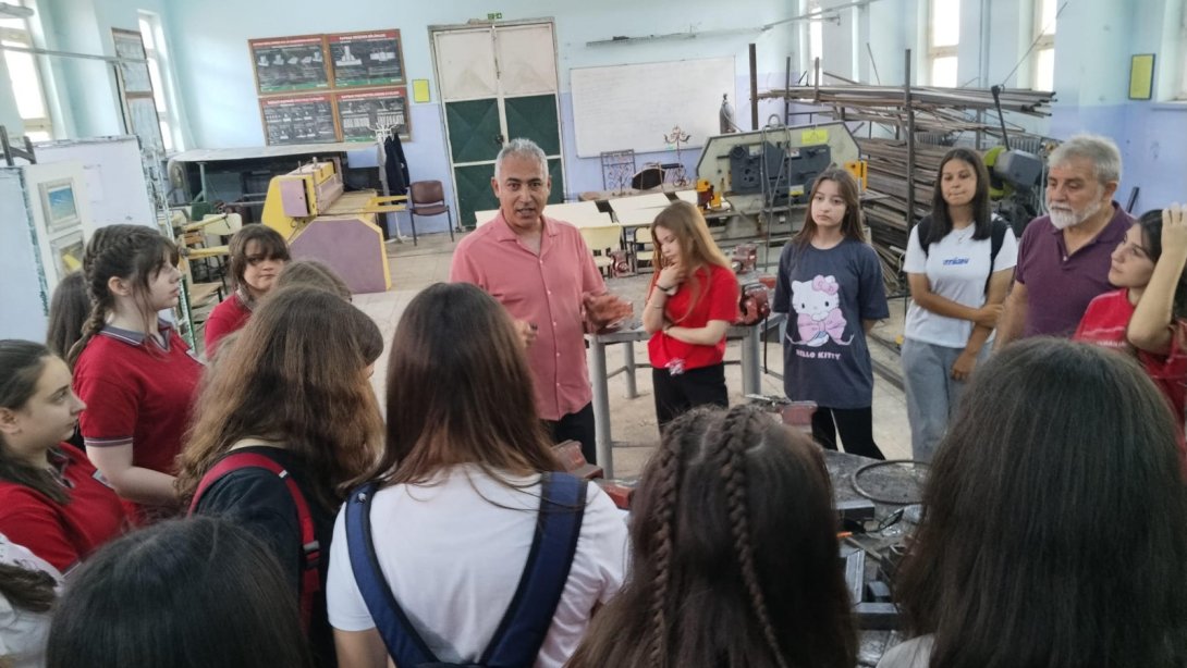 Mesleki ve Teknik Eğitim Kurumlarımızda “Maarifin Kalbinde Marifetli Gençlik” Etkinlikleri Devam Ediyor