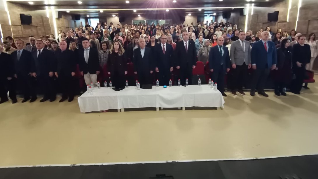 Tekirdağ Namık Kemal Üniversitesi Rektör Yardımcısı Prof. Dr. Celalettin Vatandaş Tarafından Velilerimize Yönelik ” Aile” Konferansı Gerçekleştirildi