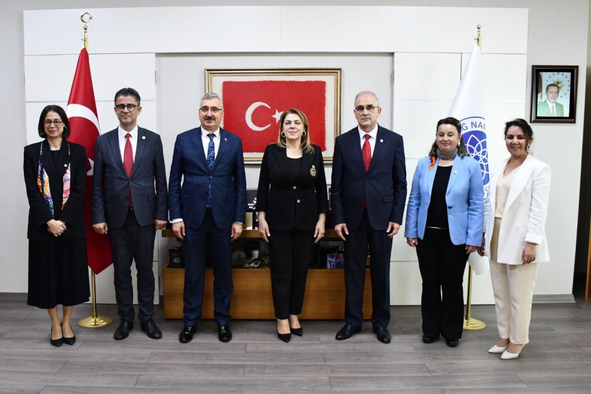 TRAKYA ÜNİVERSİTELER BİRLİĞİ REKTÖRLERİNDEN ÜNİVERSİTEMİZ REKTÖRÜNE ZİYARET