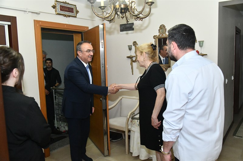 Vali Soytürk Merhum Gazi’nin Ailesi’nin Bayramını Kutladı