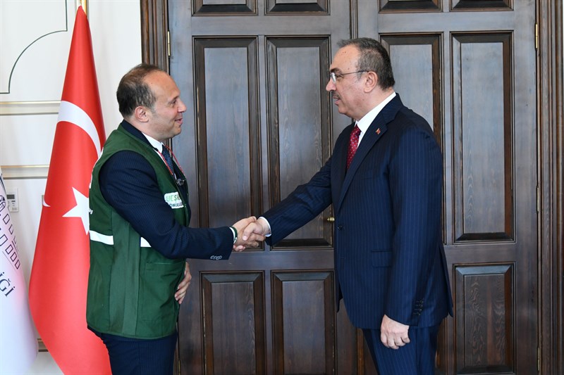 Yeşilay Tekirdağ Şubesi Başkanı Soykırlı ve Yeşilay Personeli Vali Soytürk’ü Ziyaret Etti