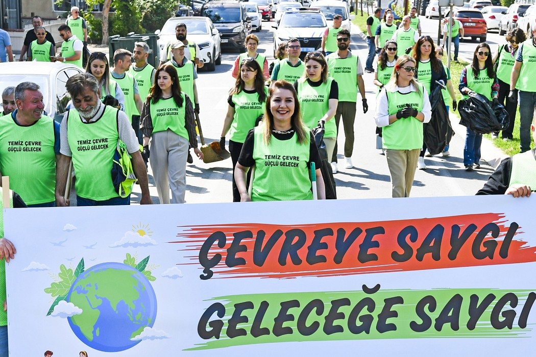ÇEVREMİZİ TEMİZLİYORUZ, GELECEĞİMİZE SAHİP ÇIKIYORUZ
