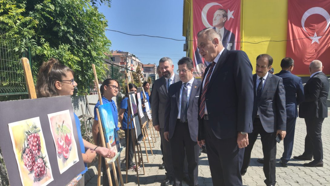 İl Millî Eğitim Müdürü Dr. Aziz Yeniyol, Kumbağ İlkokulunda Düzenlenen Karne Törenine Katıldı