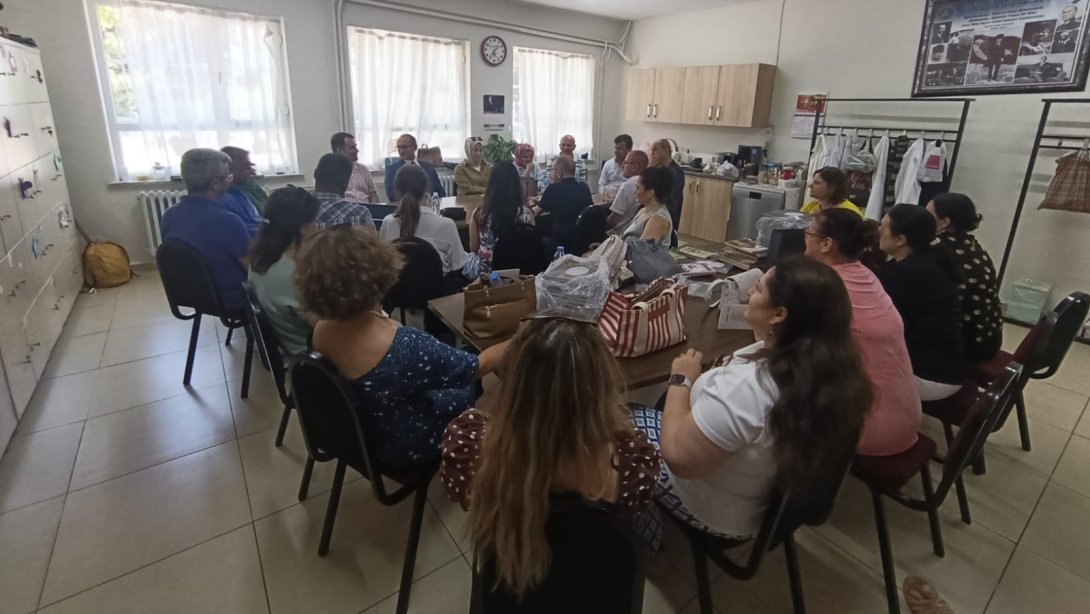 İlçe Milli Eğitim Müdürü Fahri Kırmızı Mehmet Akif Ersoy İlkokulunu Ziyaret Etti