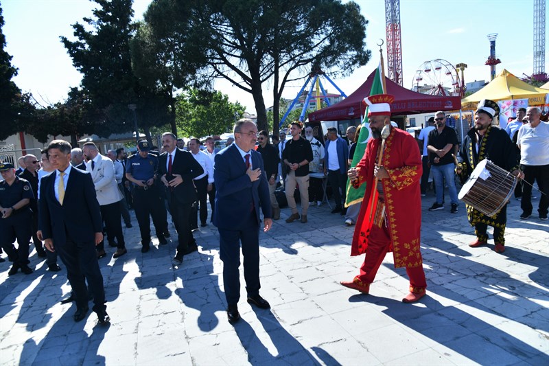 Vali Soytürk Hayat Boyu Öğrenme Haftası Etkinliğinin Açılışını Yaptı