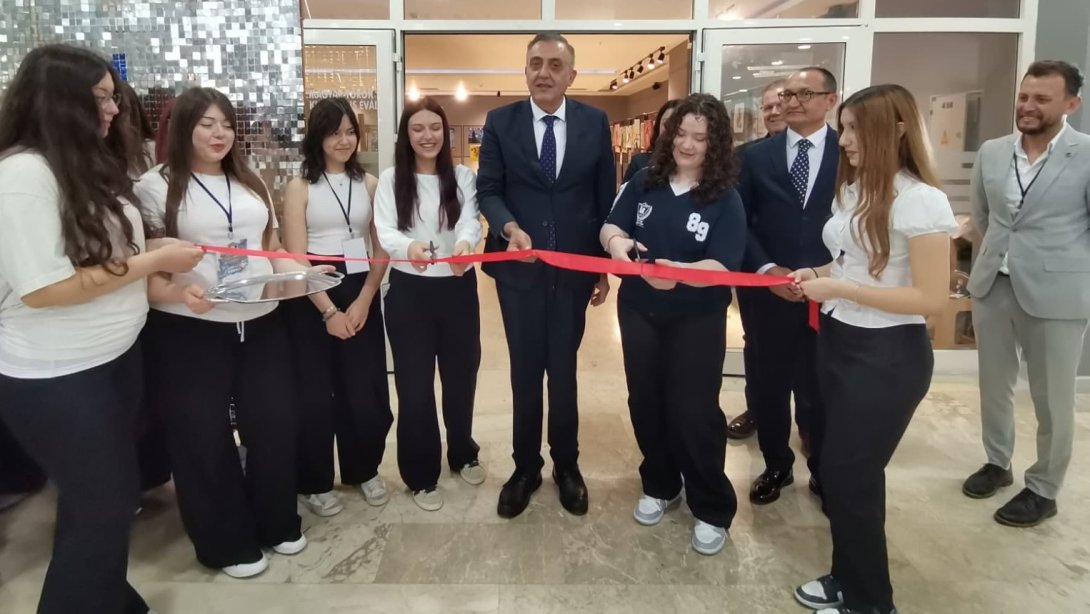 “Zamanın Sanatsal İzi” Temalı Serginin Açılışı