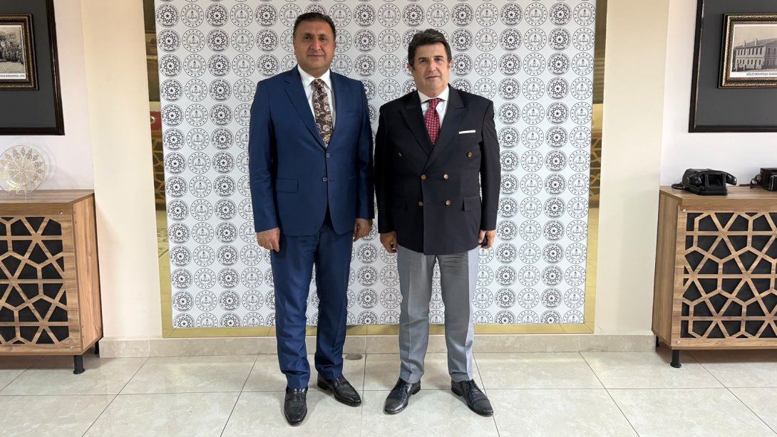 İstanbul İl Millî Eğitim Müdürü Doç. Dr. Murat Mücahit Yentür’den İl Millî Eğitim müdürü Dr. Aziz Yeniyol’a Ziyaret