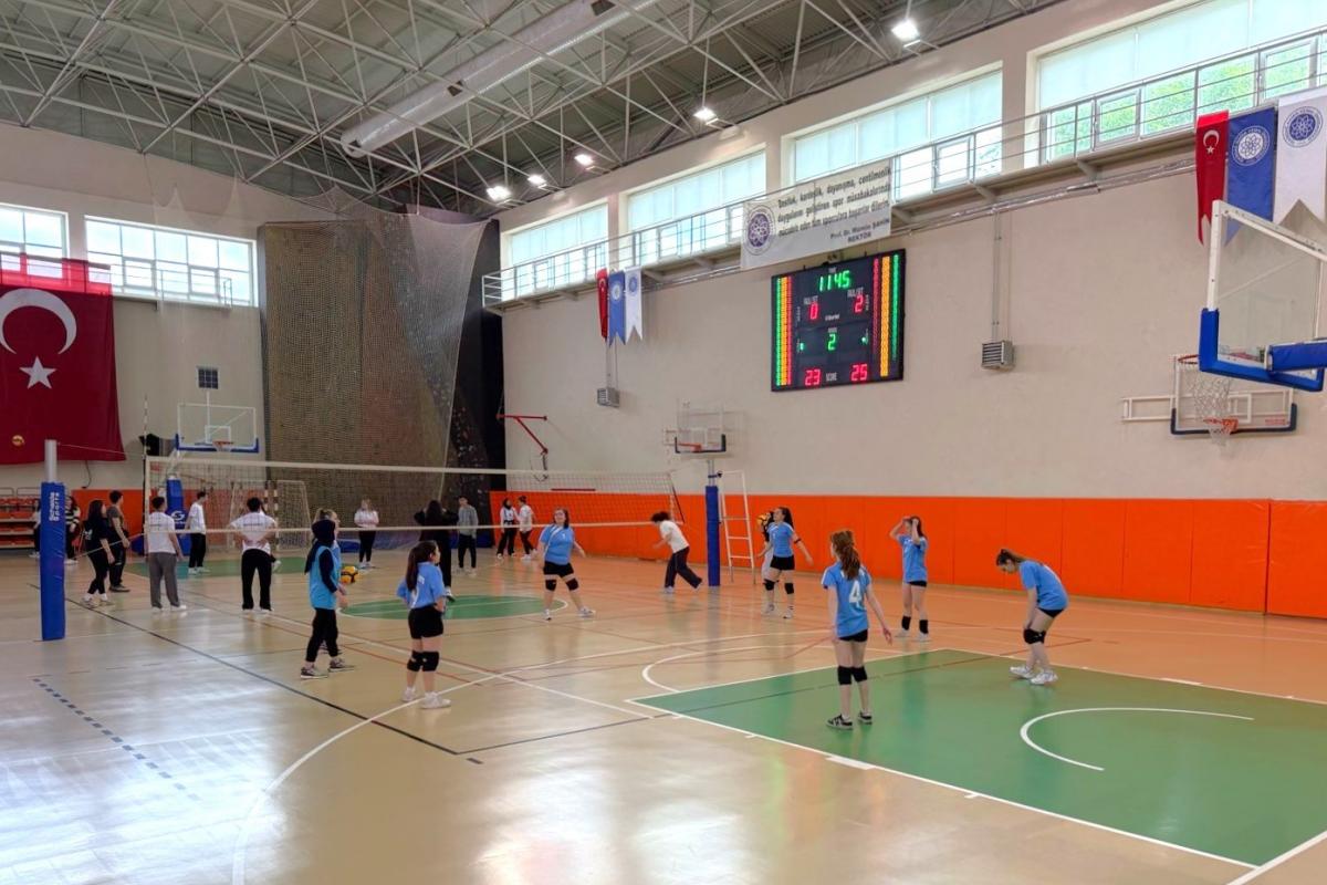 SPOR DOSTU KAMPÜSTE 17. GELENEKSEL SPOR ŞENLİĞİ GERÇEKLEŞTİ