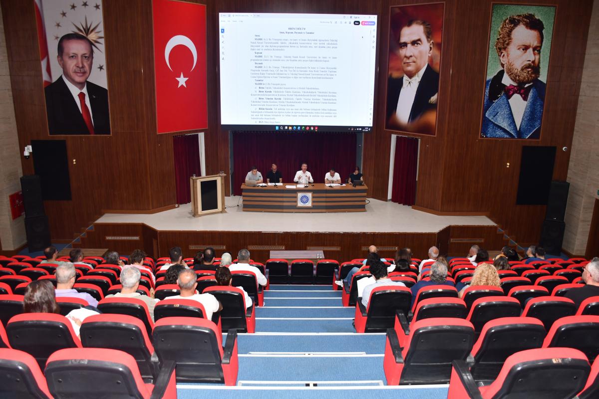 ÜNİVERSİTEMİZ YATAY GEÇİŞ İŞLEMLERİ BİLGİLENDİRME TOPLANTISI GERÇEKLEŞTİRİLDİ