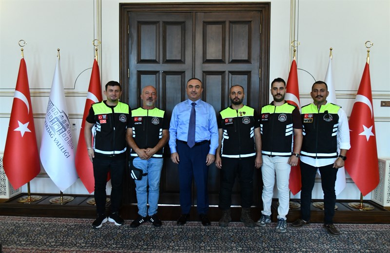 59 Rotasız Motosiklet Derneği Başkan ve Üyeleri Vali Soytürk’ü Ziyaret Etti