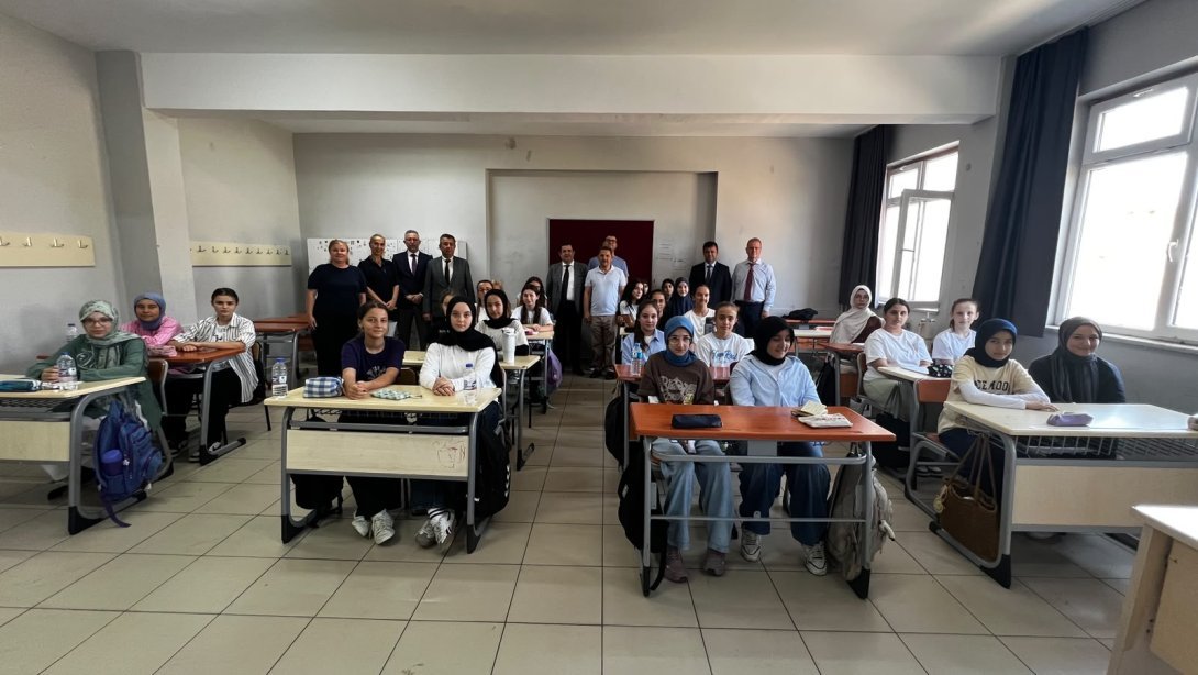 İl Millî Eğitim Müdürü Dr. Aziz Yeniyol, Süleymanpaşa Trakya Anadolu İmam Hatip Lisesinde Yaz Dönemi Eğitim Faaliyetlerini İnceledi