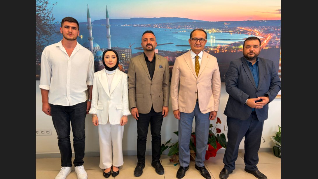 Süleymanpaşa Ülkü Ocakları İlçe Başkanı Mehmet Aybuğa ve Yönetiminden İlçe Milli Eğitim Müdürü Fahri Kırmızı’ya Ziyaret