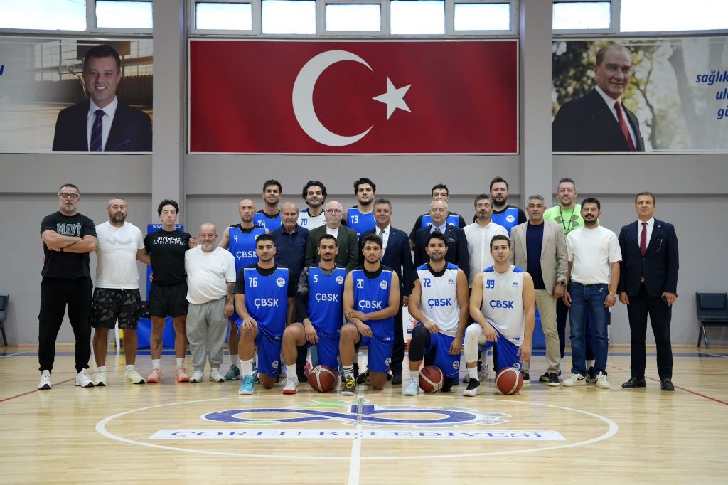 Başkan Sarıkurt`tan ÇBSK Basketbol Takımına Yeni Sezon Ziyareti