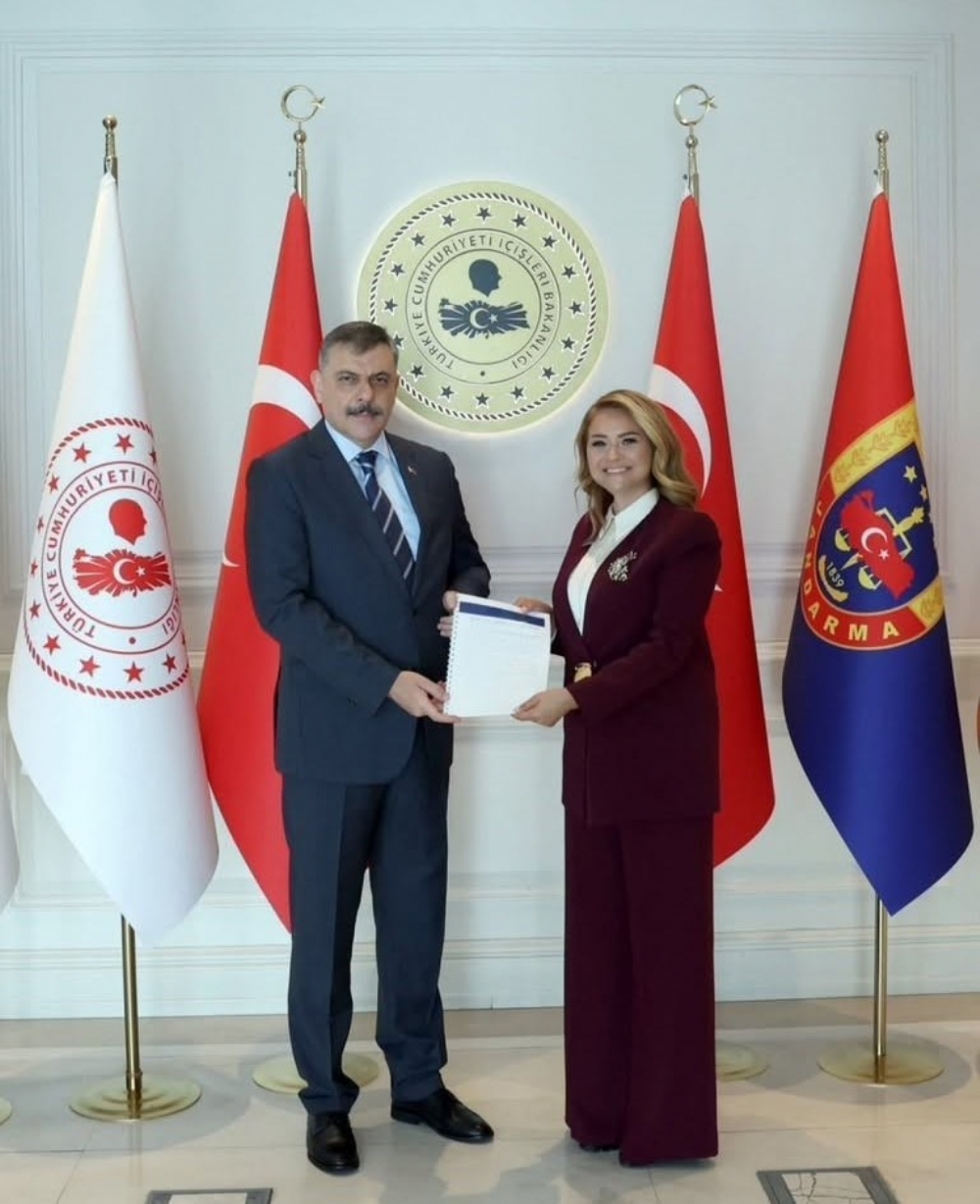 MÜGE BAŞKAN’DAN ERGENEMİZ İÇİN ANKARA’DA PAZAR MESAİSİ
