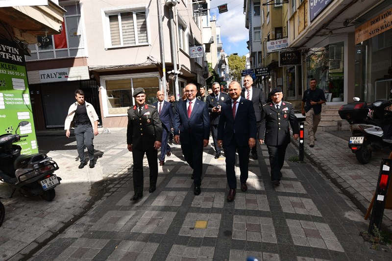 Vali Soytürk Gaziler Günü Münasebetiyle Şehit Aileleri Yardımlaşma, Sosyal Kültürel ve Dayanışma Derneği’ni Ziyaret Etti