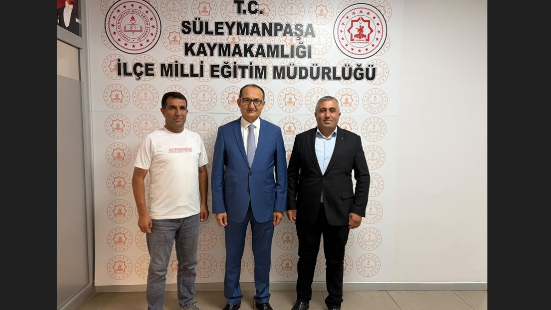 Van Gölü ve Çevre İller Dayanışma Vakfı Başkanı Naim Atsız ve Yönetim Kurulu Üyesi İlçe Milli Eğitim Müdürü Fahri Kırmızı’yı Ziyaret Etti