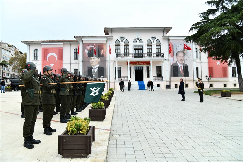29 Ekim Cumhuriyet Bayramı Kutlamaları Çelenk Sunma Töreni İle Başladı